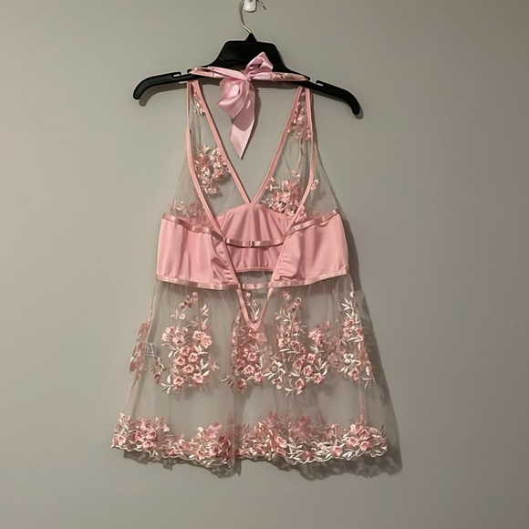 Pink Lace Chemise, 1X - Picture 2 of 3